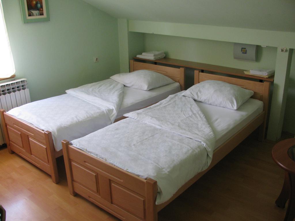 Apartments & Rooms Korzo Slavonski Brod Room photo