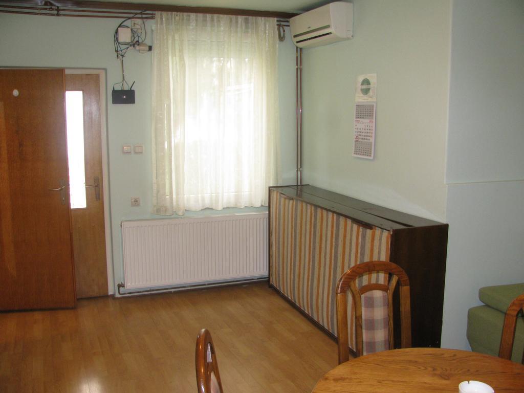 Apartments & Rooms Korzo Slavonski Brod Room photo