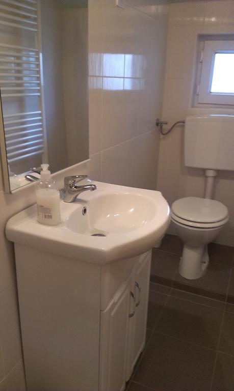 Apartments & Rooms Korzo Slavonski Brod Room photo