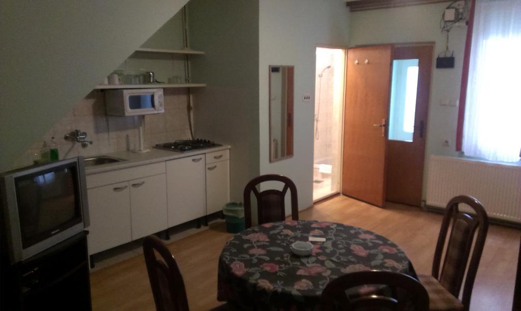 Apartments & Rooms Korzo Slavonski Brod Room photo
