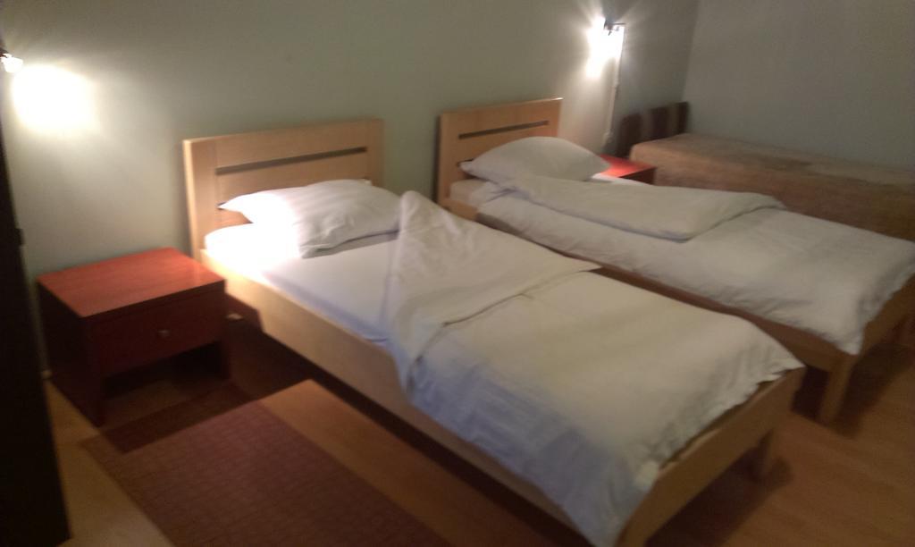 Apartments & Rooms Korzo Slavonski Brod Room photo