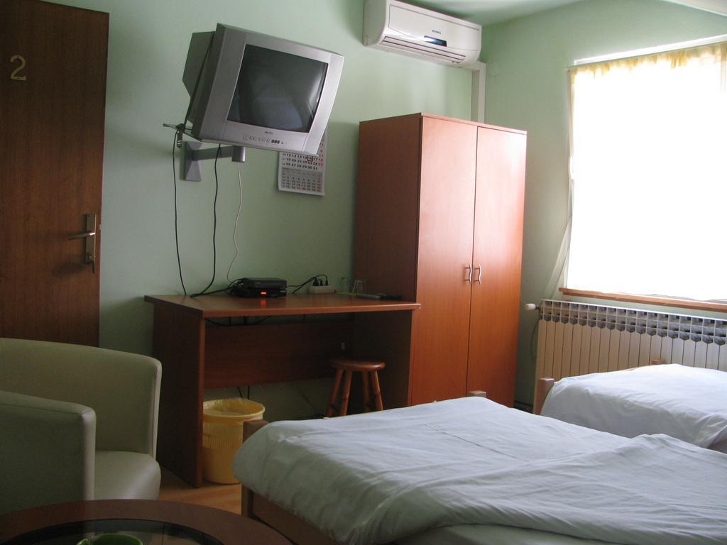Apartments & Rooms Korzo Slavonski Brod Exterior photo