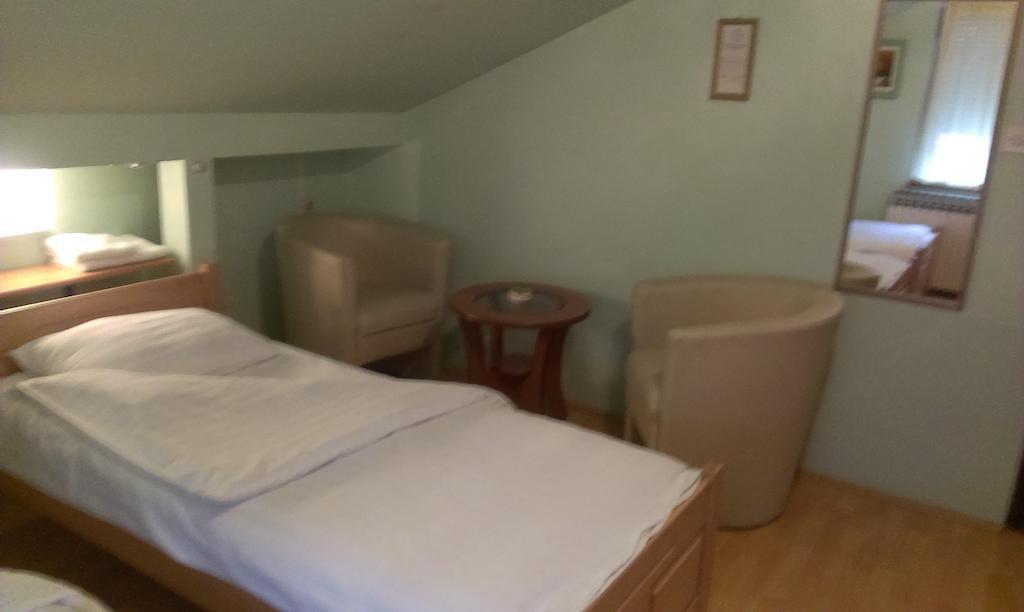 Apartments & Rooms Korzo Slavonski Brod Room photo